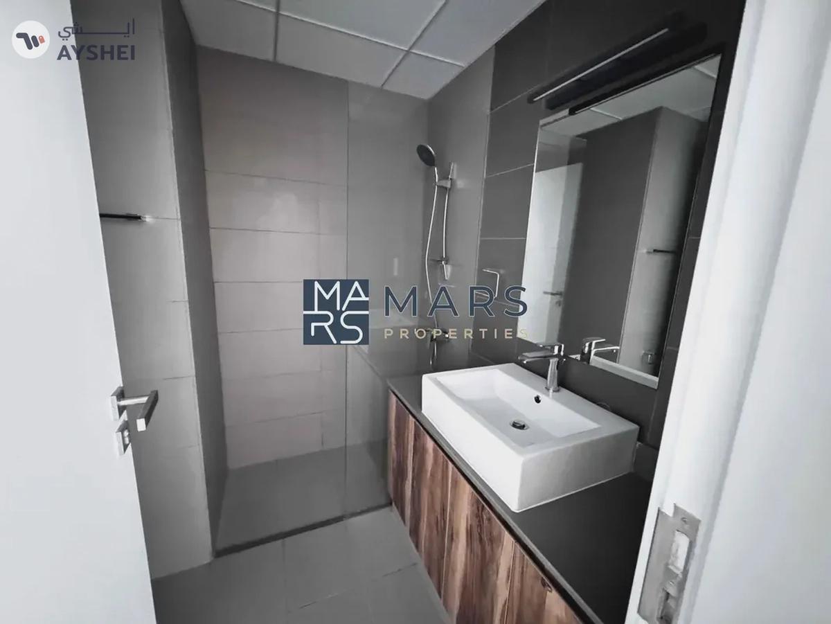 Luxurious brand new 1 bedroom apartment with all facilities available in 40k-12-12