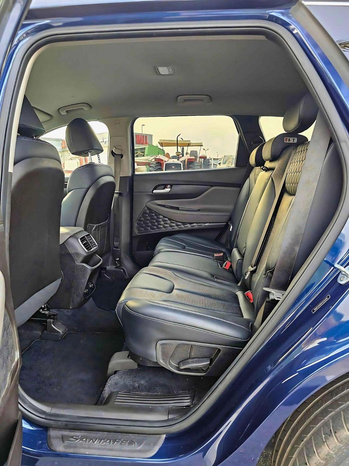 Hyundai Santa Fe SE/ RADAR/ LANE ASSIST/ LEATHER SEATS/ DVD CAMERA/ EXPORT ONLY / LOT# 35098-11-11