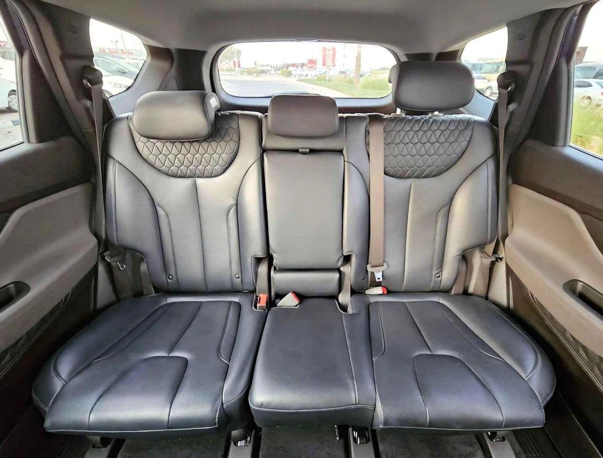 Hyundai Santa Fe SE/ RADAR/ LANE ASSIST/ LEATHER SEATS/ DVD CAMERA/ EXPORT ONLY / LOT# 35098-16-16