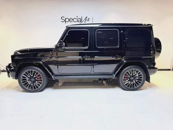 MERCEDES-BENZ G63 AMG V8 / 2025 / 5,600KMs ONLY / DOUBLE NIGHT PACKAGE