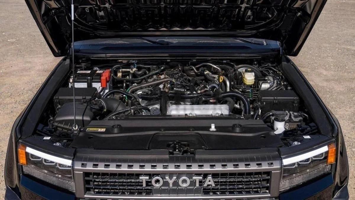 Toyota Prado 250 WX 2.4P AT ADVENTURE MY2025– BLACK-19-19
