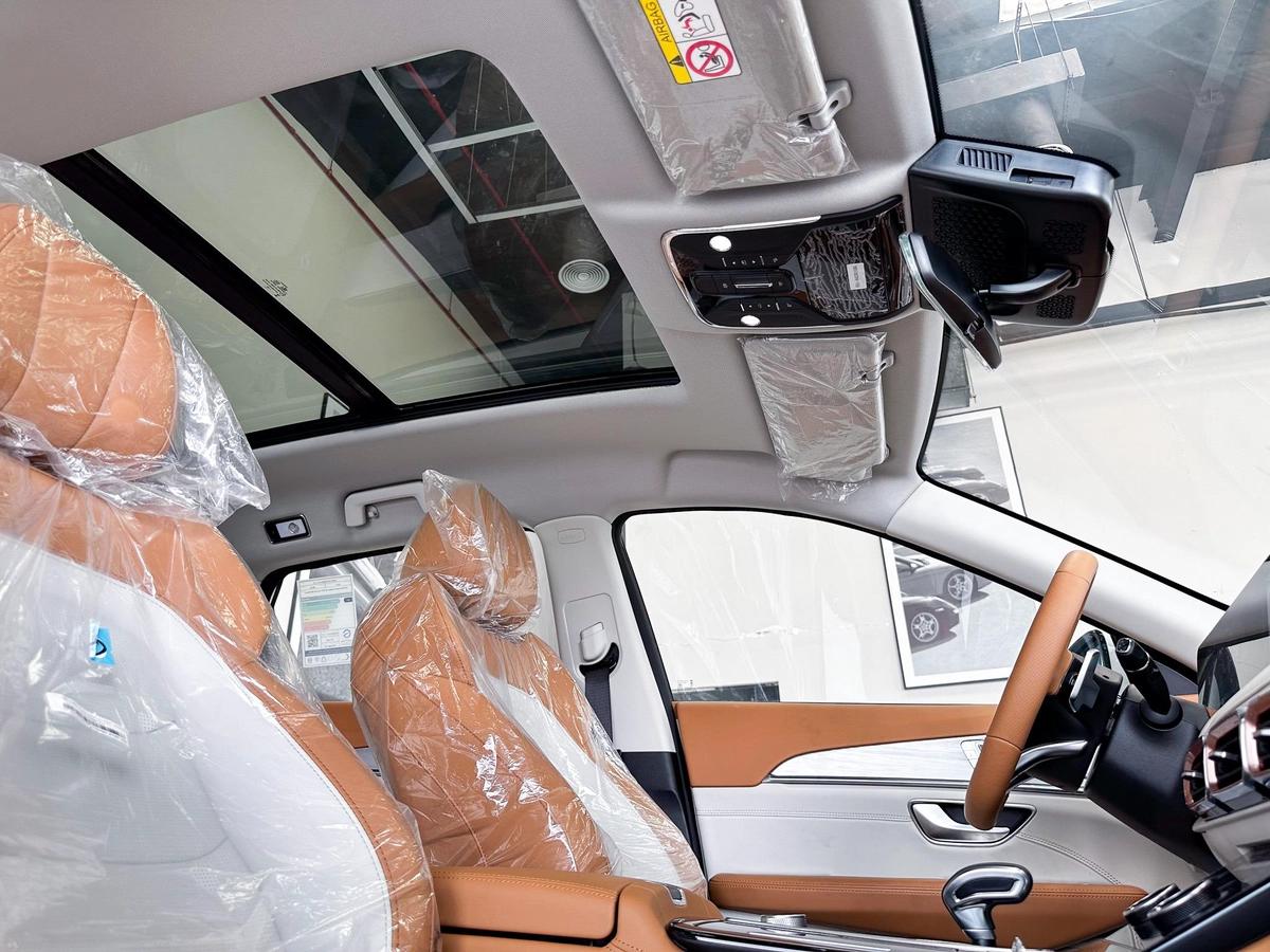 Jetour X70 Plus Luxury 2025-4-4