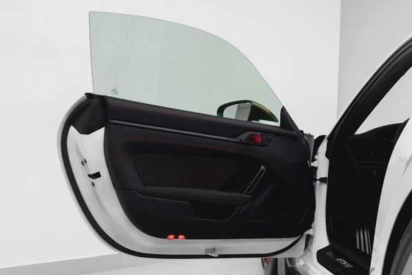 2023 PORSCHE 911 GT3 RS WEISSACH. CARBON CERAMIC BRAKES. SUSPENSION LIFTER. HIGH SPEC. MAIN DEALER S