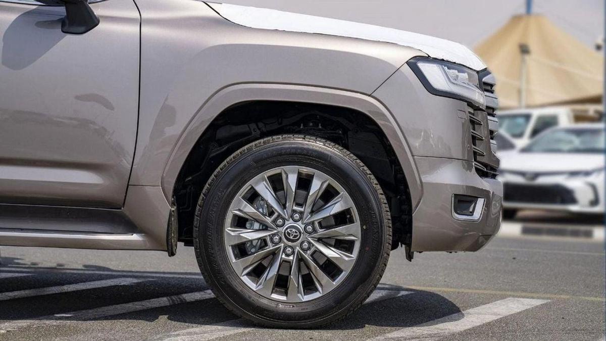 Toyota Land Cruiser Land cruiser VXR 3.3L diesel AT MY 2025 V6-7-7