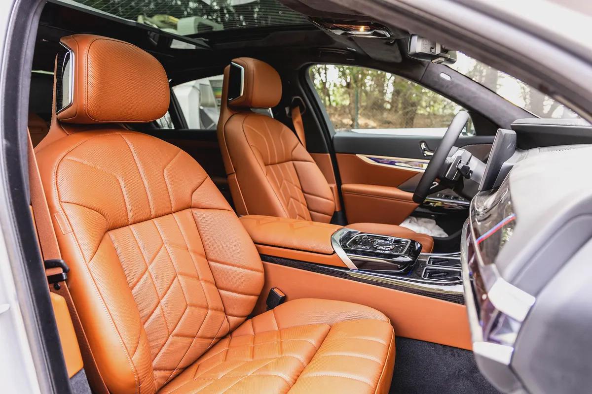 BMW 735i Luxury + M Kit – 2026 | Brand New | GCC | AED 410,000-8-8