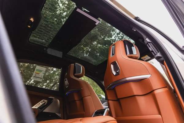 BMW 735i Luxury + M Kit – 2026 | Brand New | GCC | AED 410,000