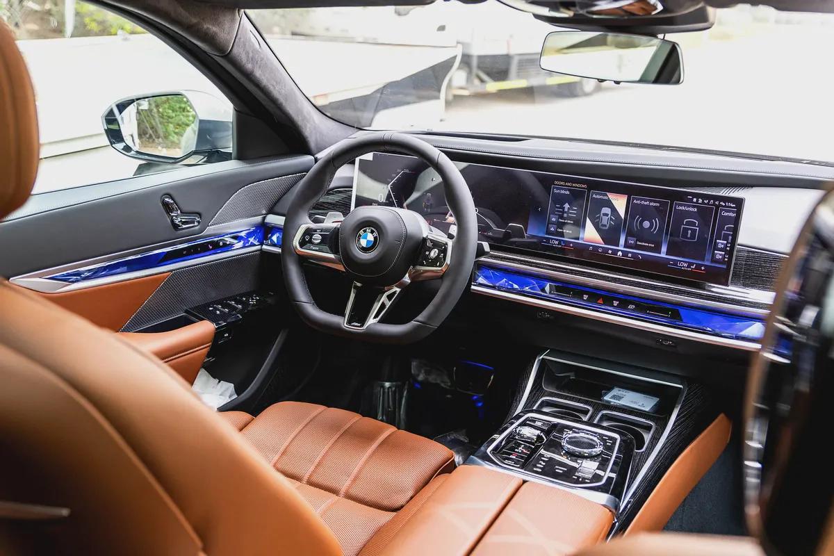 BMW 735i Luxury + M Kit – 2026 | Brand New | GCC | AED 410,000-11-11