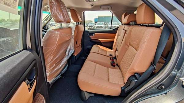 Toyota Fortuner FORTUNER 2.7L AT 4WD 7SETER