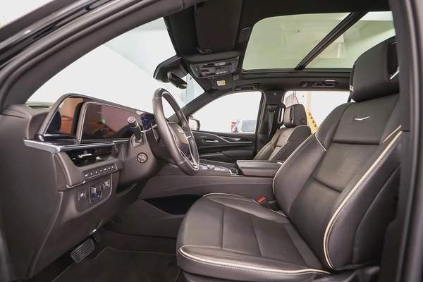 AED 4846 PM | CADILLAC ESCALADE SPORT 600 LWB 2023 | UNDER WARRANTY SERVICE PACKAGE MAY 2028 |