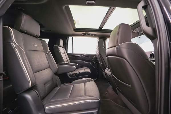 AED 4846 PM | CADILLAC ESCALADE SPORT 600 LWB 2023 | UNDER WARRANTY SERVICE PACKAGE MAY 2028 |