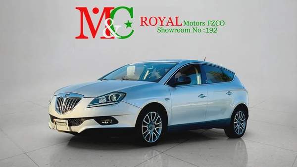 LANCIA DELTA | 2010 | 1.6 Liter | SILVER | CLEAN CAR FRESH JAPAN IMPORT