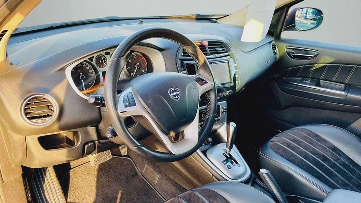 LANCIA DELTA | 2010 | 1.6 Liter | SILVER | CLEAN CAR FRESH JAPAN IMPORT-14-14