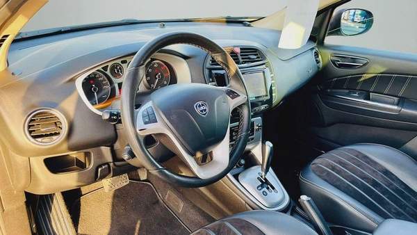 LANCIA DELTA | 2010 | 1.6 Liter | SILVER | CLEAN CAR FRESH JAPAN IMPORT