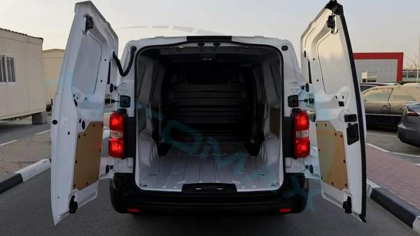 2026 CITROËN JUMPY CARGO VAN 2.0T HDI GCC 0Km With 5 Years Or 100,000 Km Warranty