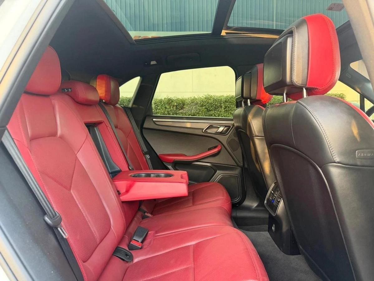 Porsche Macan T 2.0L (260 HP)-6-6