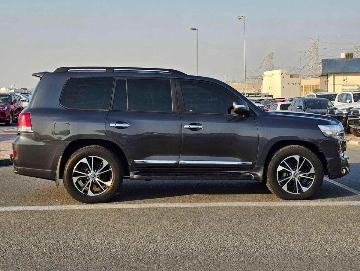 Toyota Land Cruiser VXR 5.7/ 20 SHAPE / FULL OPTION/ EXPORT ONLY / LOT # 72540-1-1