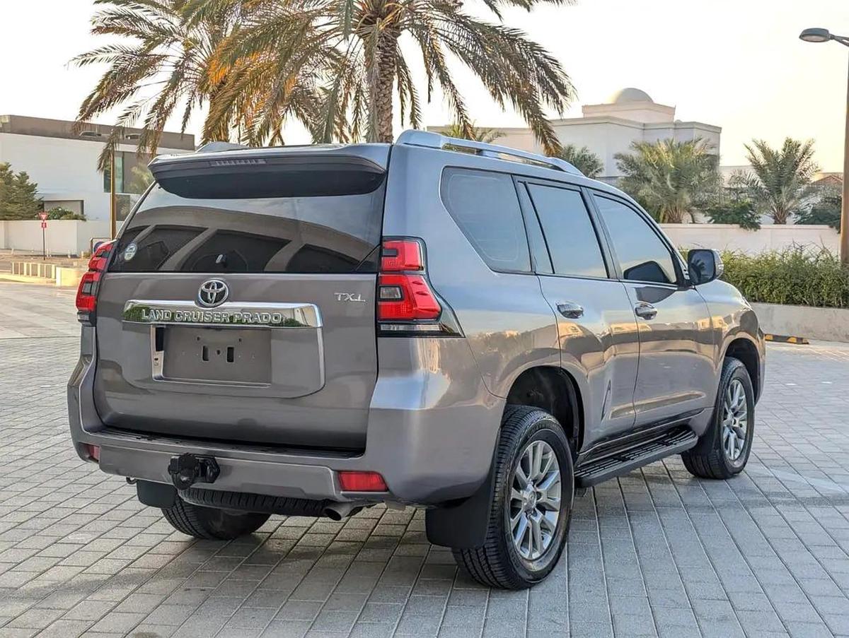 TOYOTA PRADO 2018 GCC V6 4.0L IN EXCELLENT CONDITION-8-8