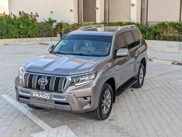 TOYOTA PRADO 2018 GCC V6 4.0L IN EXCELLENT CONDITION
