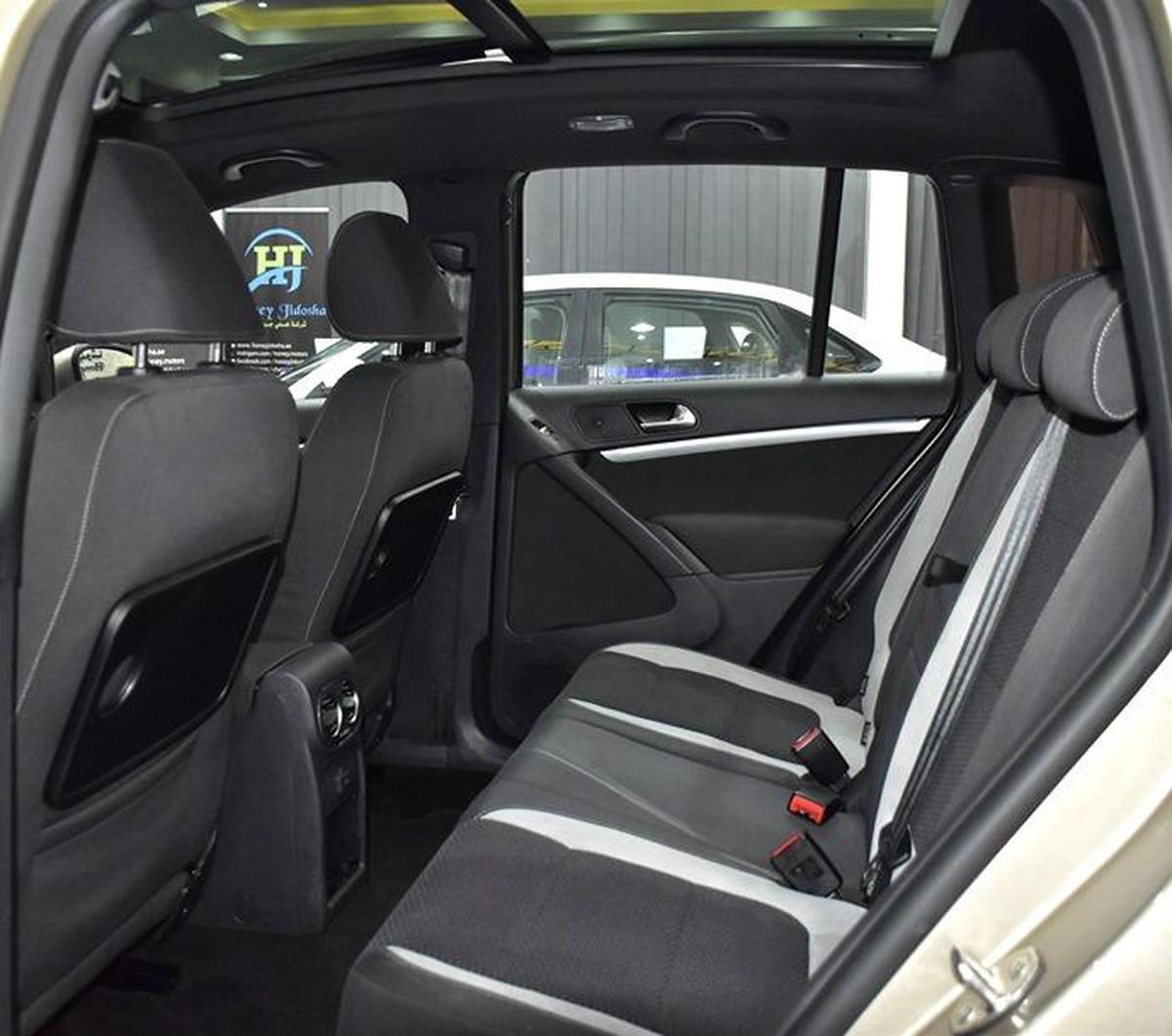 Volkswagen Tiguan R-Line ( 2016 Model ) in Beige Color GCC Specs-8-8