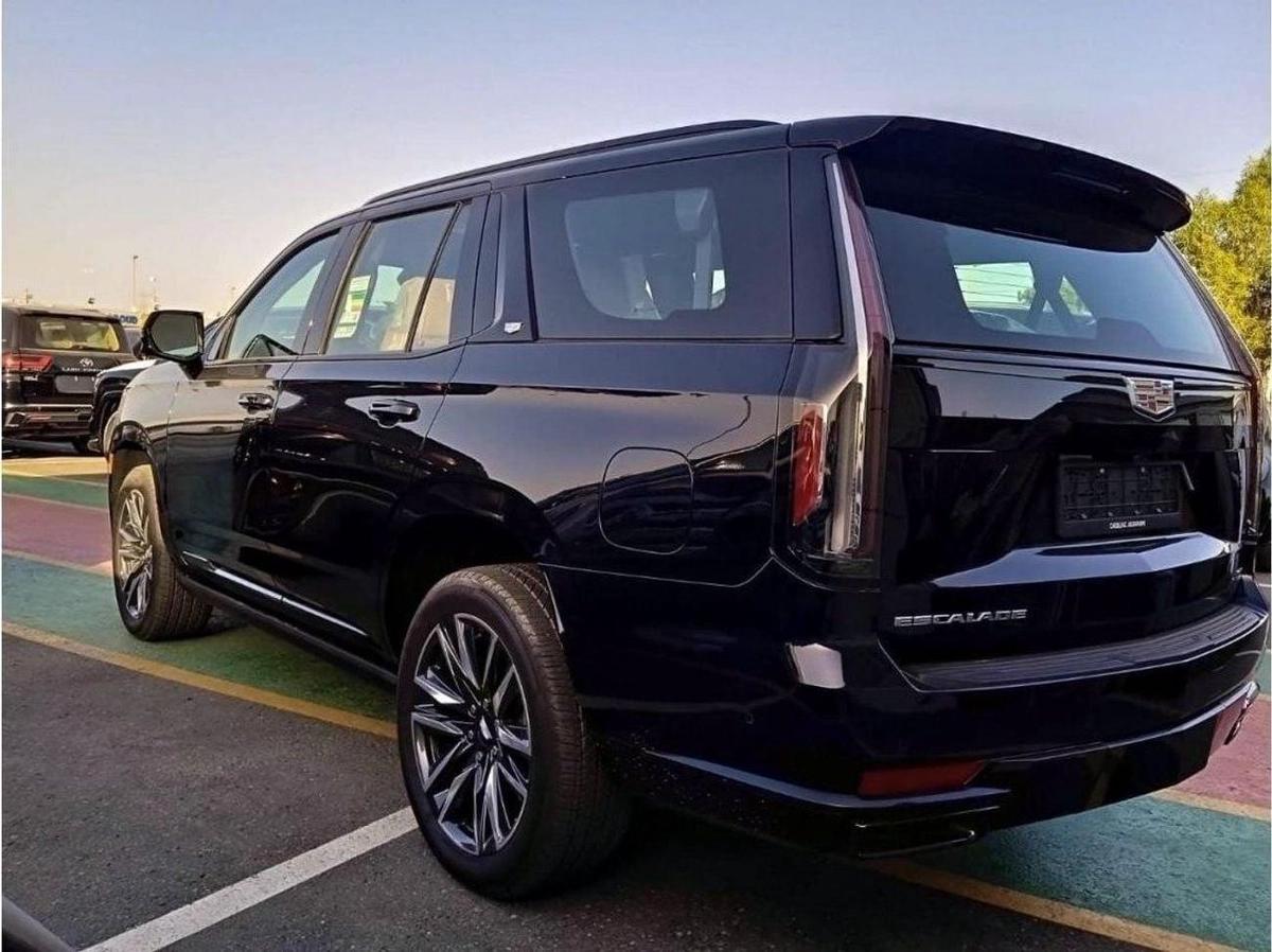 Cadillac Escalade Cadillac Escalade V8 6.2L SUV-4-4