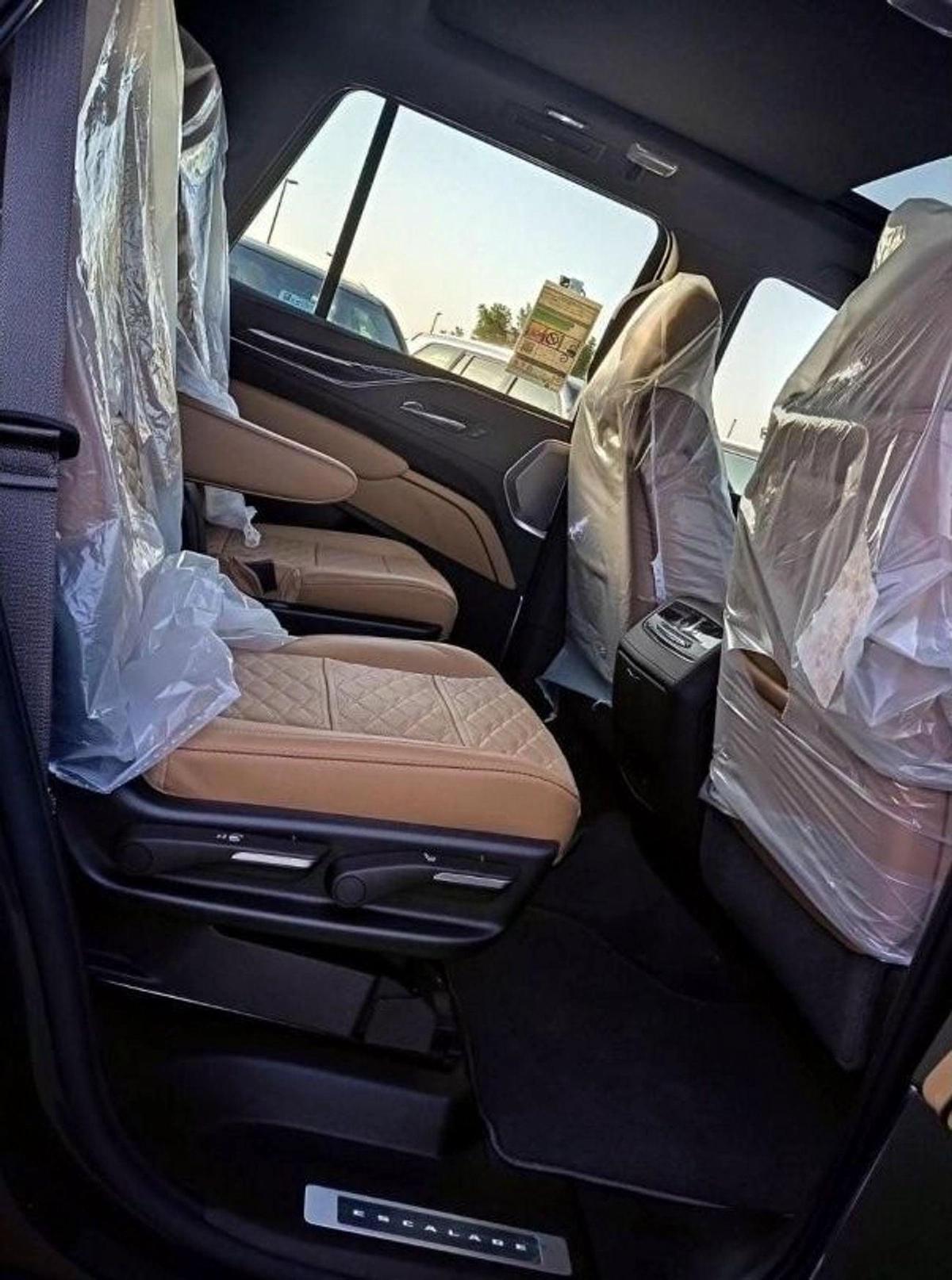 Cadillac Escalade Cadillac Escalade V8 6.2L SUV-11-11