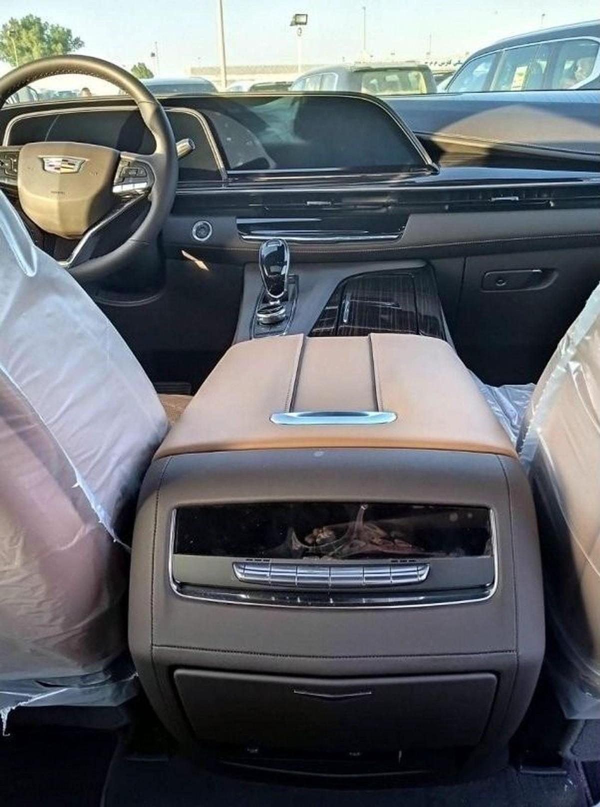 Cadillac Escalade Cadillac Escalade V8 6.2L SUV-16-16