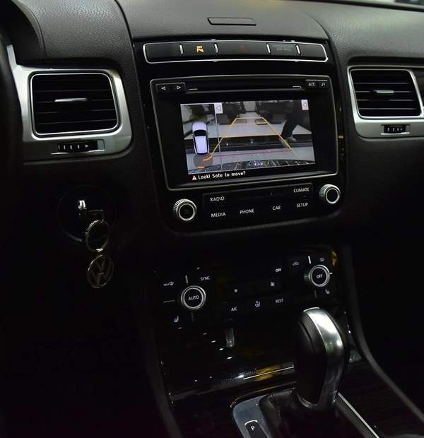 Volkswagen Touareg ( 2016 Model ) in Grey Color GCC Specs