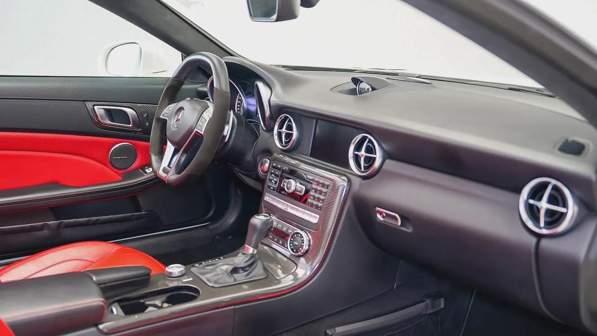 Special Offer | Super Low KM, AMG Performance Package | SLK 55 AMG Roadster-6-6