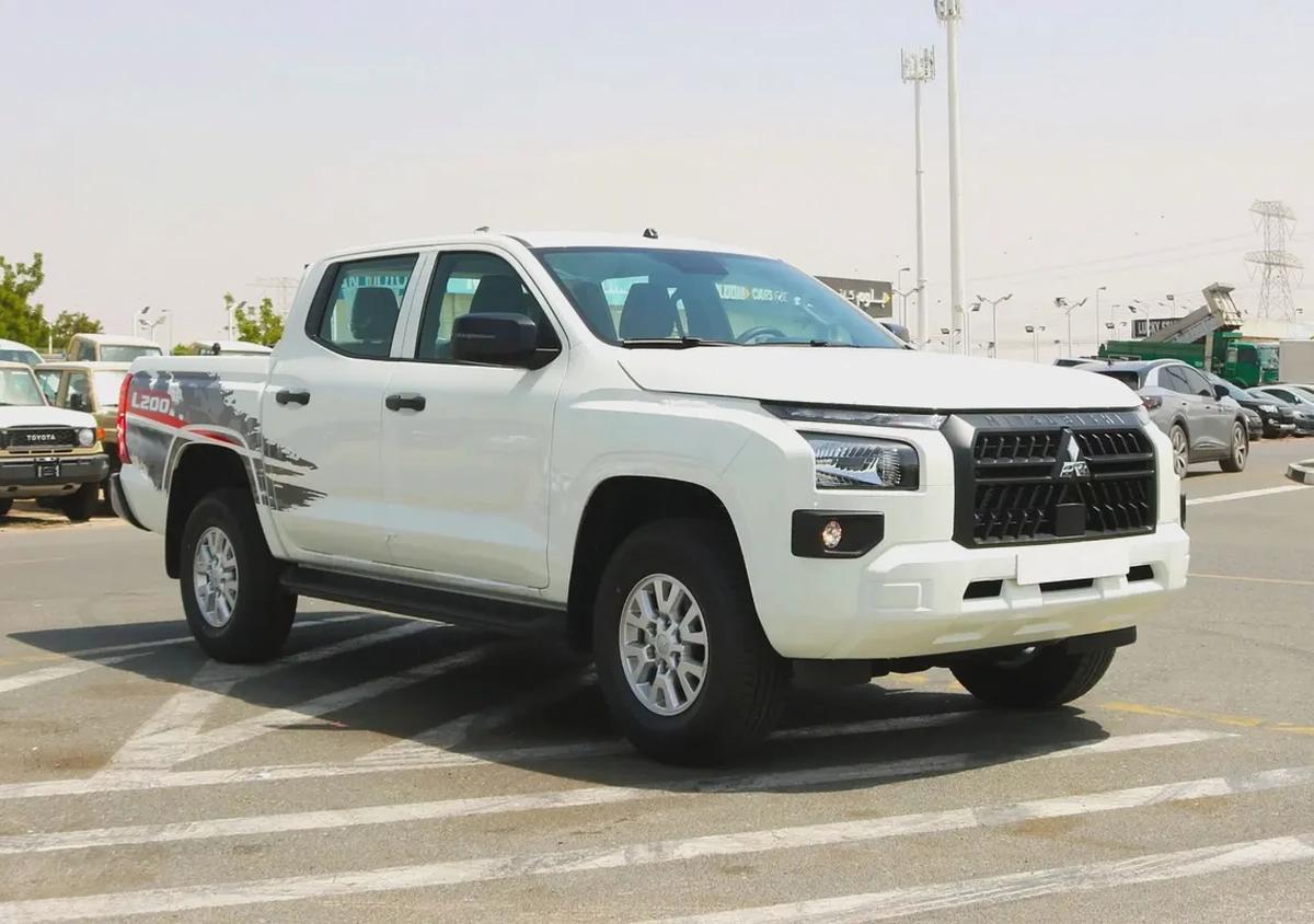 Mitsubishi L200 2026 MT Petrol GCC Specs Brand New-2-2