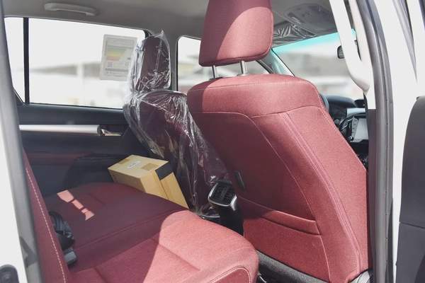 2025 Toyota Hilux SR5 2.7 Petrol - GCC Specs - Brand New!