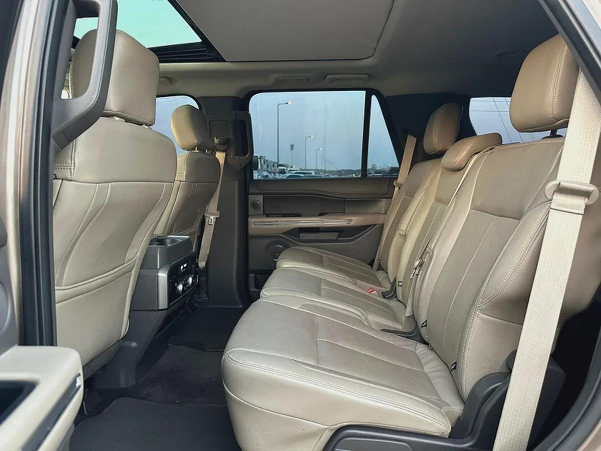 فورد اكسبديشن 2018 مواصفات خليجية بحالة جيدة-9-9