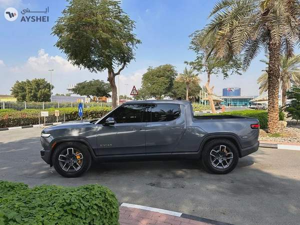 RIVIAN R1T 2023 EV