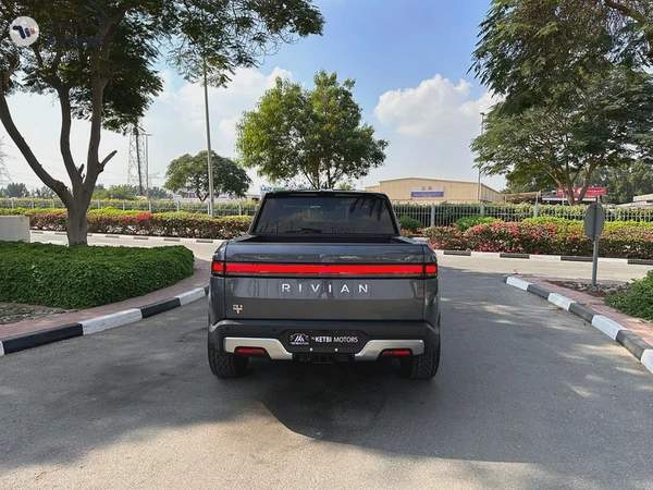 RIVIAN R1T 2023 EV