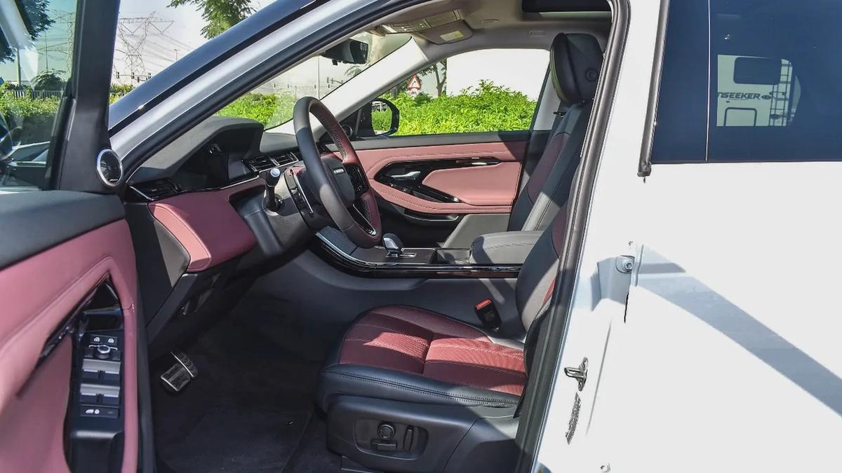RANGE ROVER EVOQUE SE P250 DYNAMIC 2025!! FIVE YEARS WARRANTY!! THREE YEARS SERVICE CONTRACT-3-3