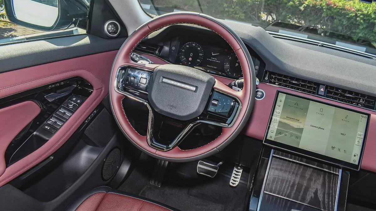 RANGE ROVER EVOQUE SE P250 DYNAMIC 2025!! FIVE YEARS WARRANTY!! THREE YEARS SERVICE CONTRACT-4-4
