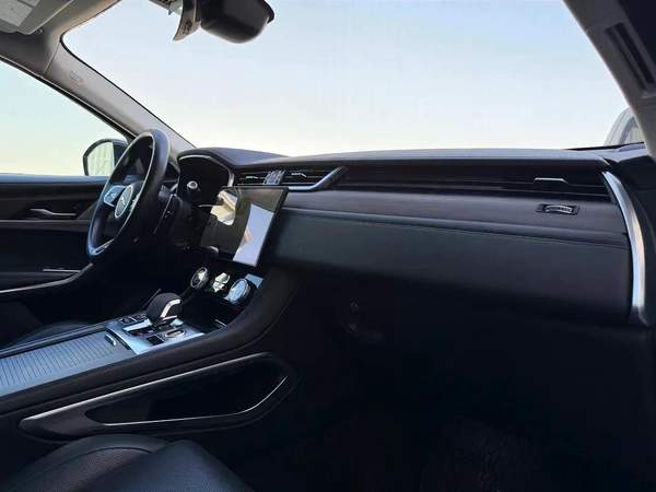 AED 1,650 P.M | 0% DOWN PAYMENT | JAGUAR F-PACE R-SPORT PRESTIGE | 2021