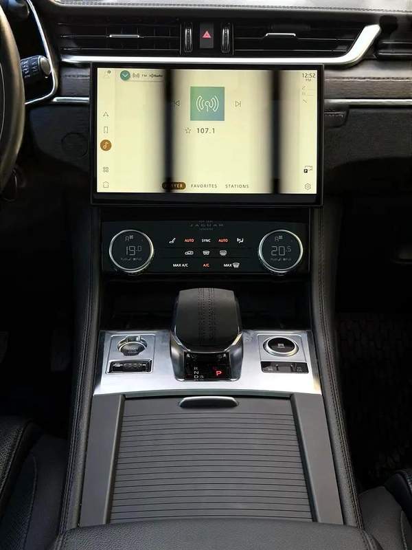 AED 1,650 P.M | 0% DOWN PAYMENT | JAGUAR F-PACE R-SPORT PRESTIGE | 2021