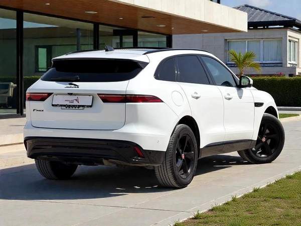 AED 1,650 P.M | 0% DOWN PAYMENT | JAGUAR F-PACE R-SPORT PRESTIGE | 2021