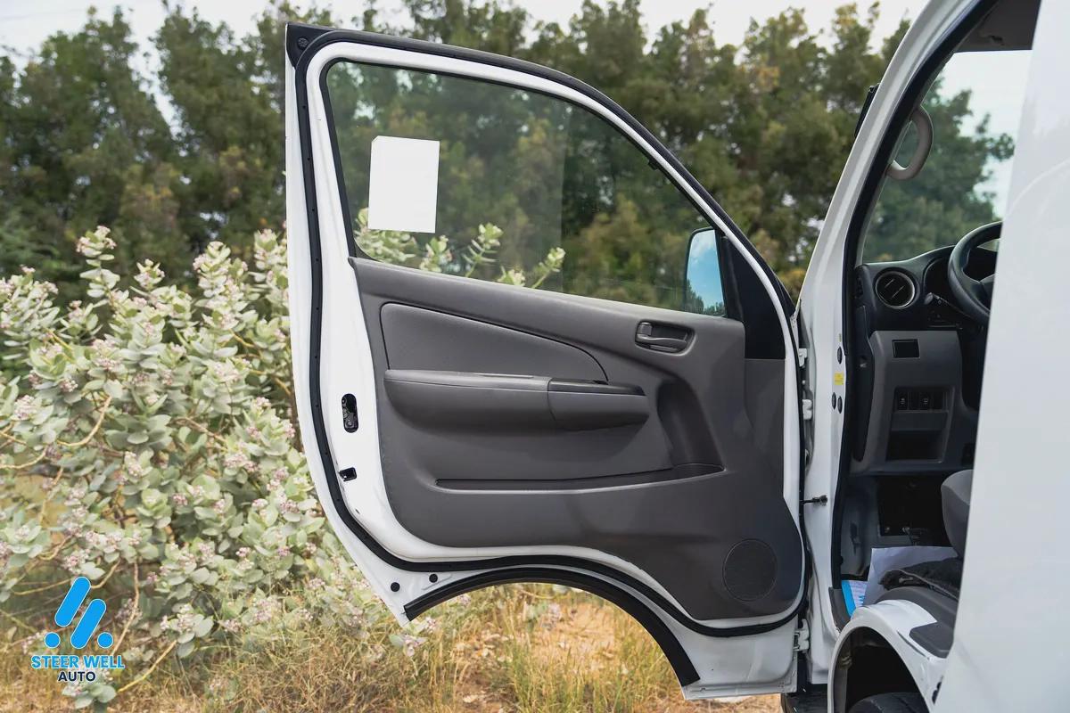 2021 Nissan Urvan Cargo Van - GCC Specs - Very Clean-10-10