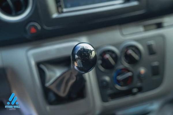 2021 Nissan Urvan Cargo Van - GCC Specs - Very Clean