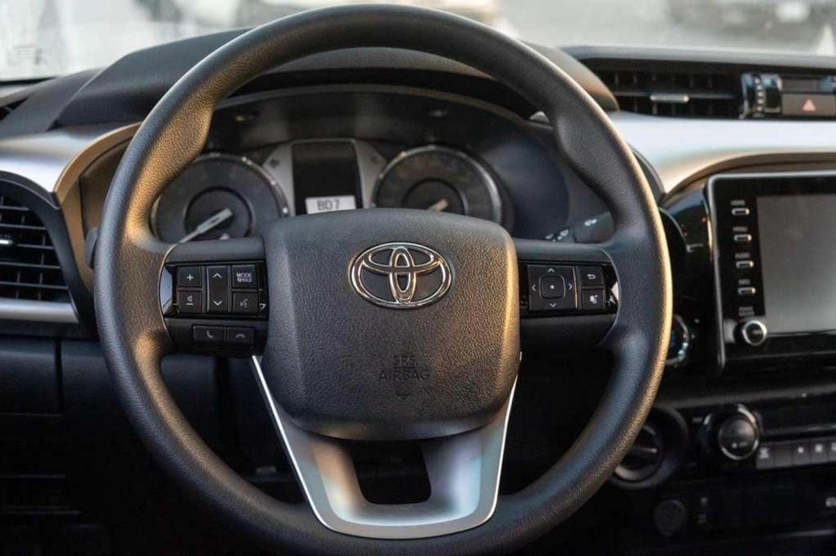 Toyota Hilux SR5 2.4L DIESEL Jordan Specs-4-4