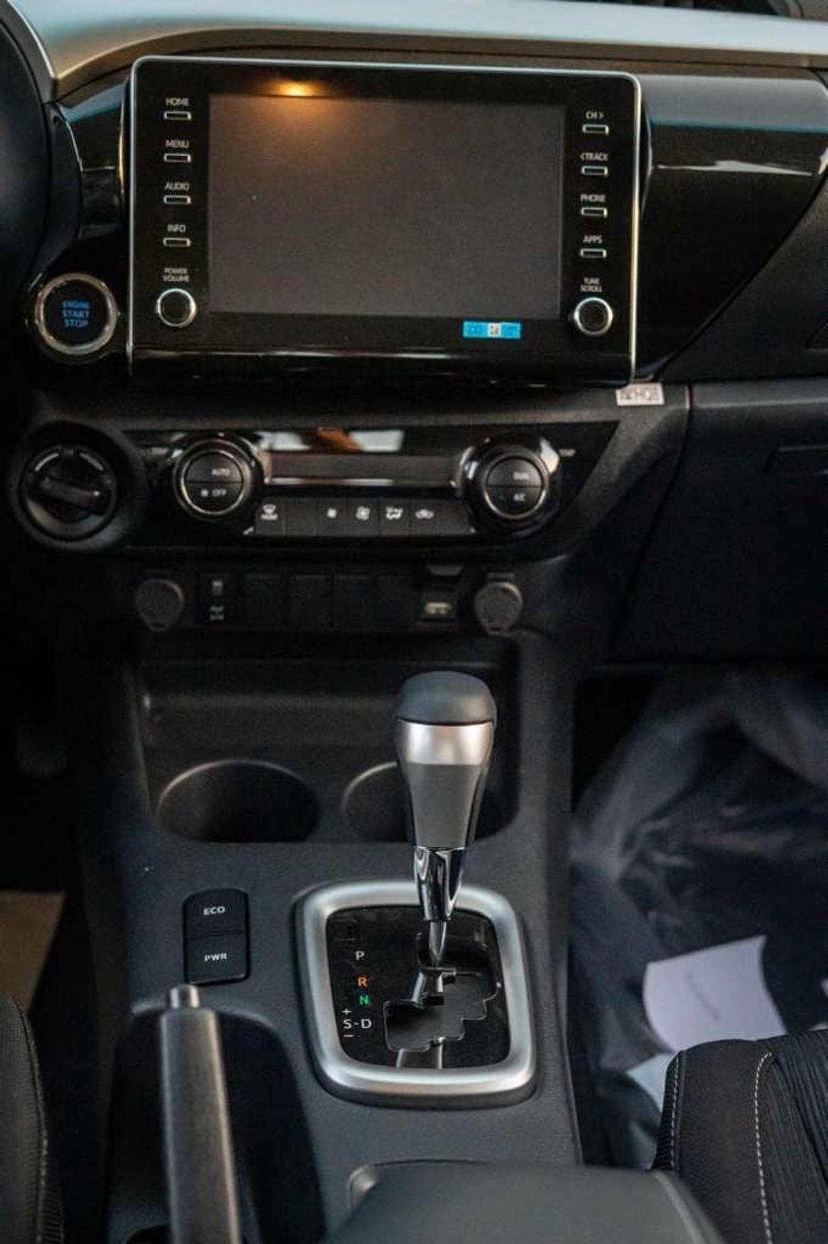 Toyota Hilux SR5 2.4L DIESEL Jordan Specs-5-5
