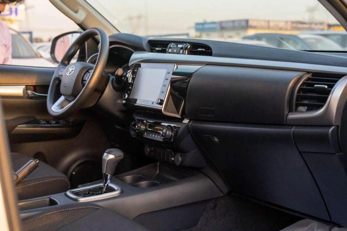 Toyota Hilux SR5 2.4L DIESEL Jordan Specs-6-6
