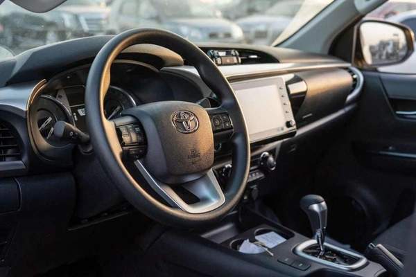 Toyota Hilux SR5 2.4L DIESEL Jordan Specs