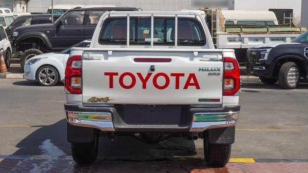 Toyota Hilux SR5 2.4L DIESEL Jordan Specs