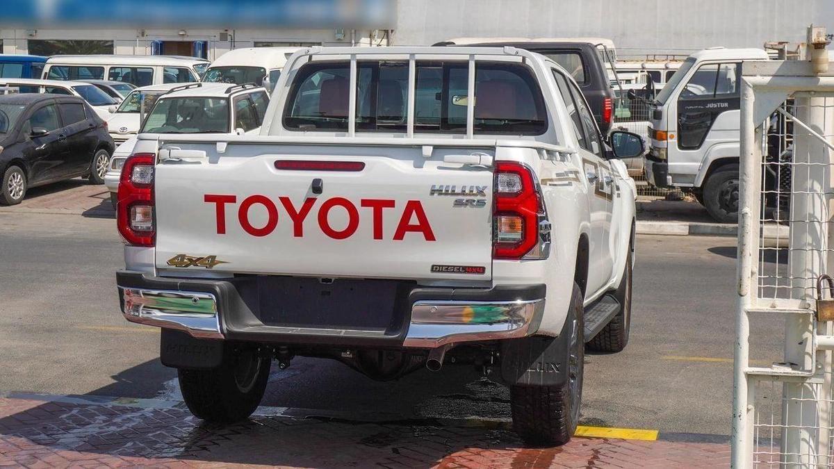 Toyota Hilux SR5 2.4L DIESEL Jordan Specs-14-14