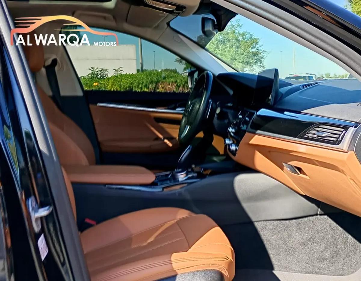 BMW 5-Series 520i-7-7