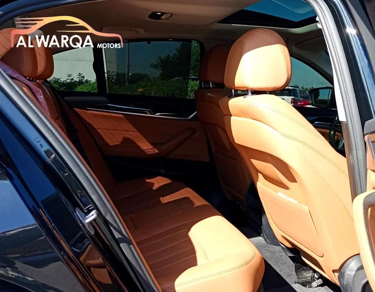 BMW 5-Series 520i-5-5