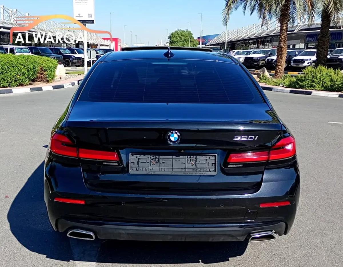 BMW 5-Series 520i-12-12