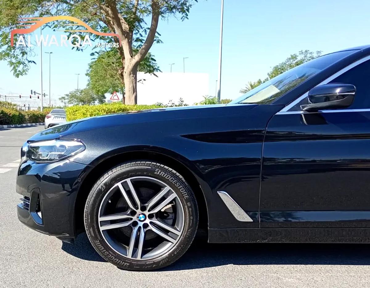 BMW 5-Series 520i-13-13